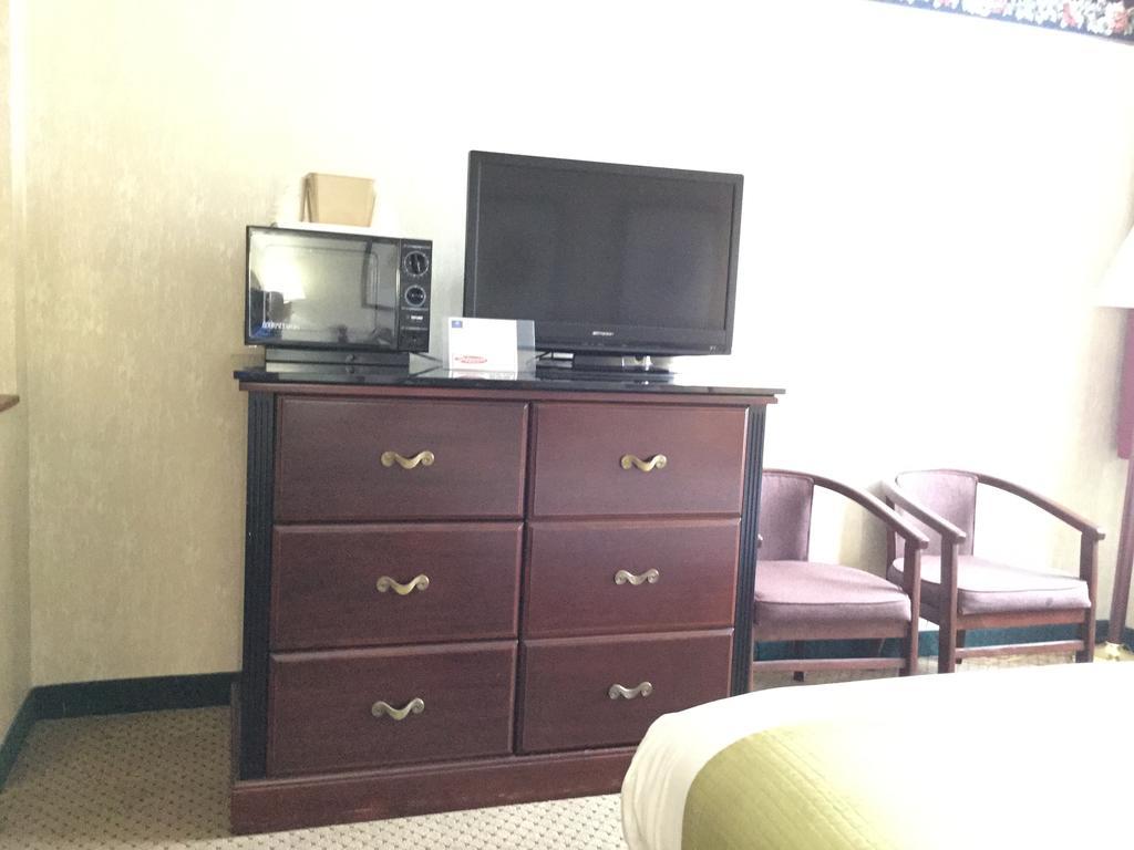 Americas Best Value Inn And Suites Saint Charles Exterior foto